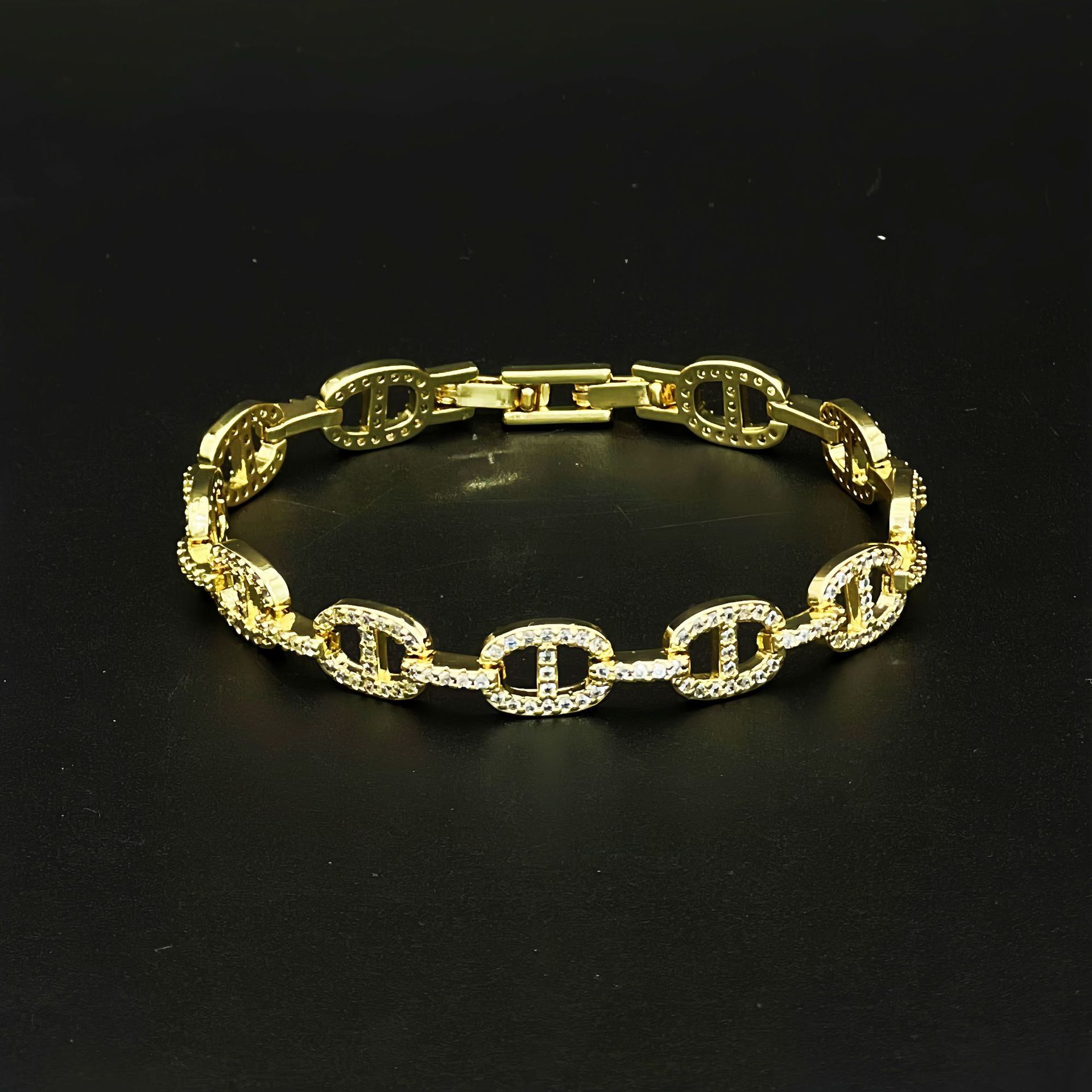 Zircon Pig Nose Bracelet Luxury Women's Day Gift Hip-Hop Fashion Accessory
