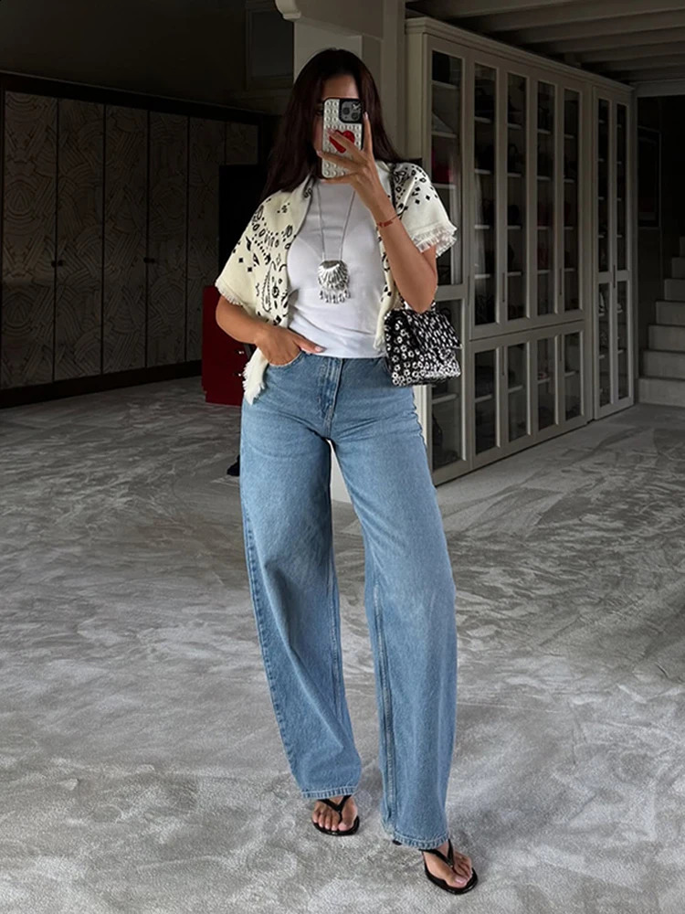 Paisley Print Fringed Bandana Scarf Jacquard Fringed Lightweight Knit 2026 Spring Elegant Women Accessory Chic Boho Lady Scarfs 260318