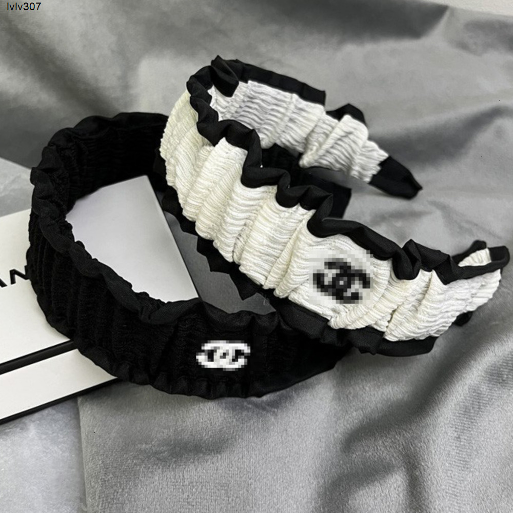 Hair Clips Barrettes Headbands Headbands Retro pleated headband for women designer headband Letter C headwear hair accessories wide edge hairpin Elegant