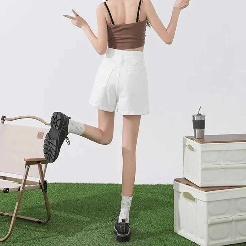 Classic Hot Sale Summer Lady High Waist Thin Jeans Girls Ins Designer A-line Denim Shorts Lady Comfortable Short Jeans M260319