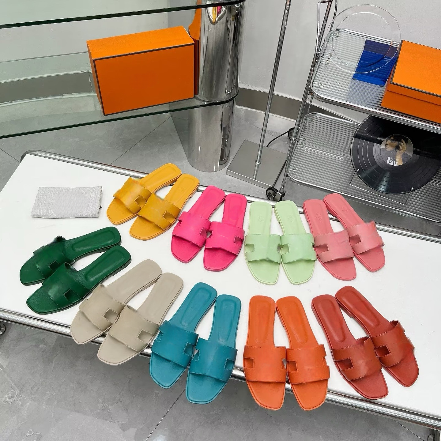Designer Oasis Sandals Hollow Sandals Natural Leather Heel Slippers Fashion Beach Women's Slippers Bleu Clair Letter Slippers 34-43