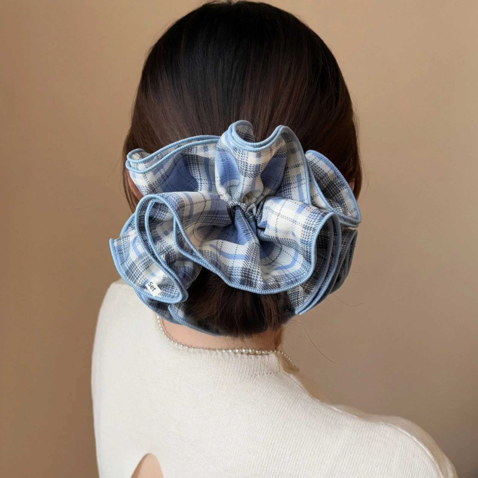 1PC Black and White Plaid Ruffled Scrunchie Fashionable Hair Accessory for Women Cute Hair Tie for Daily Wear H260319