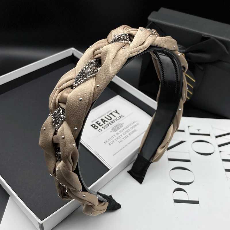 Fashionable Korean internet celebrity new style headband for women small fragrant style woven satin wide edge hair clip black H260319