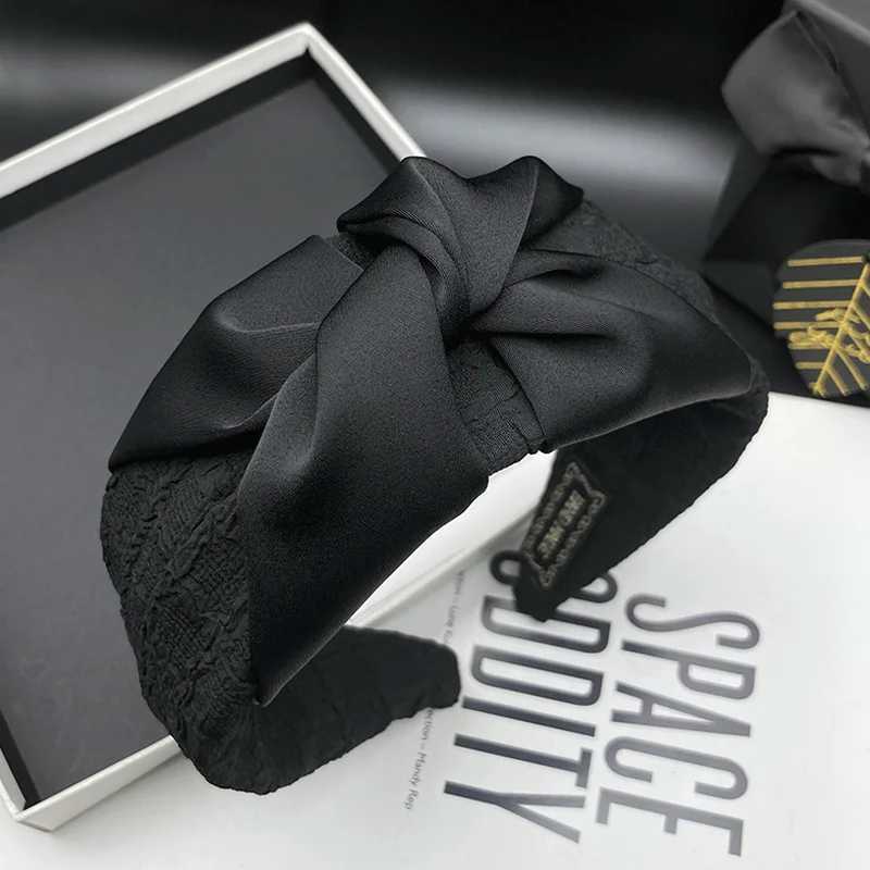 Black fabric woven headband for women with high skull top hair clip and wide edge compression headband H260319