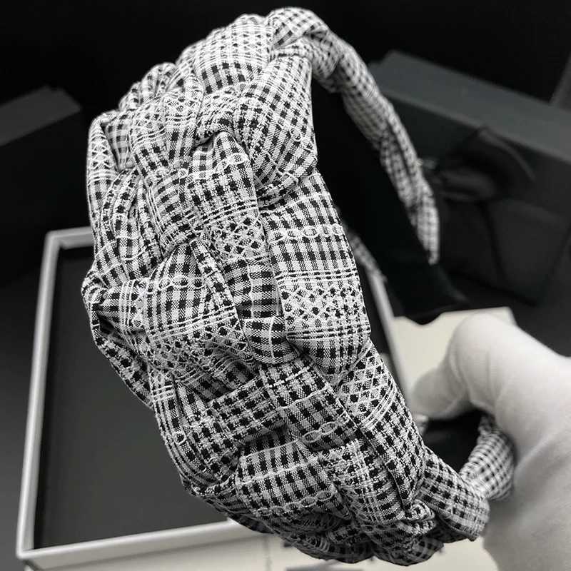 Off white hair band for female adults Simple headdress Fried Dough Twists woven high skull top pressing hair shampoo headband H260319