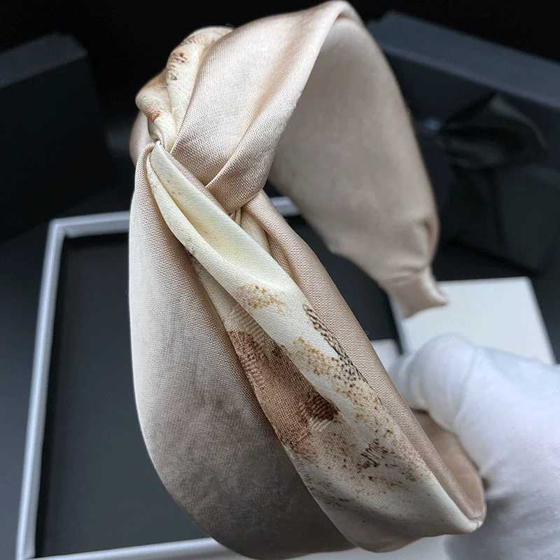 Fashionable hair clip and headband for women high skull top versatile hair tie wide edge hair compression headband face wash H260319