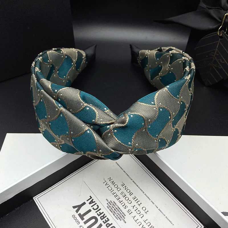 Fabric headband headband headband for women with high skulls adult daily shopping headband with wide edges pressed hair H260319