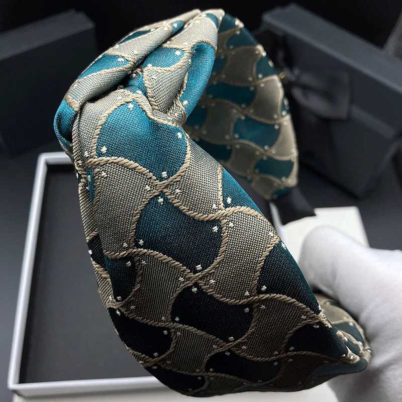 Fabric headband headband headband for women with high skulls adult daily shopping headband with wide edges pressed hair H260319