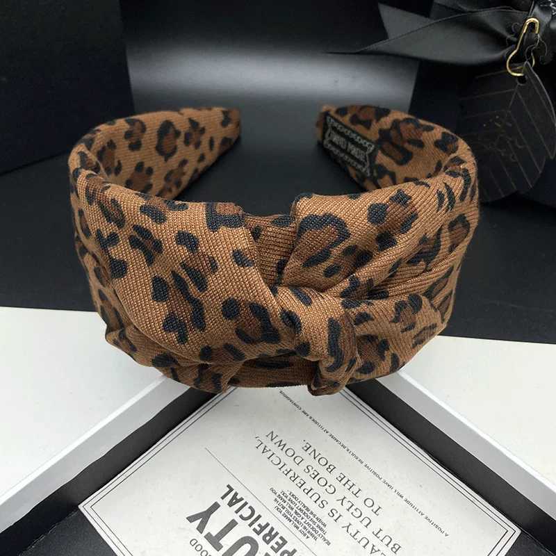 Fashionable internet celebrity new leopard print hair clip headband for women with high skulls versatile for outdoor shopping H260319
