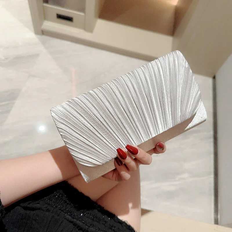 High End Women Evening Bag Luxury Female Wedding Clutch Purse Party Rhinestones Chain Shoulder Bags Retro lady handbag 2025 W260319 - view 6