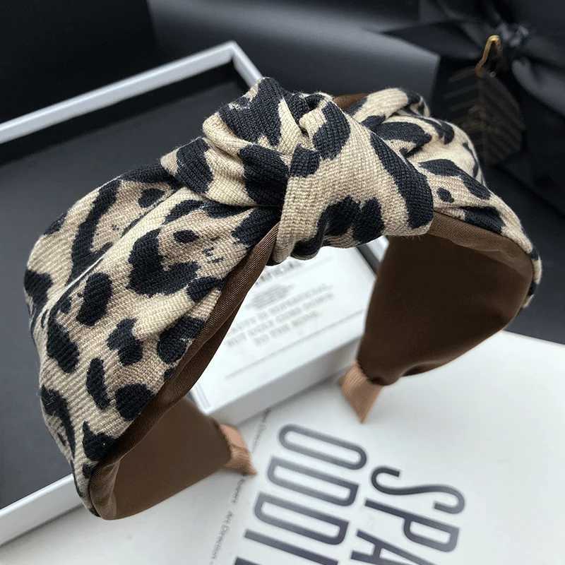 Leopard print style hair clip womens high skull top fashionable wide edge wash face headband temperament for going out H260319