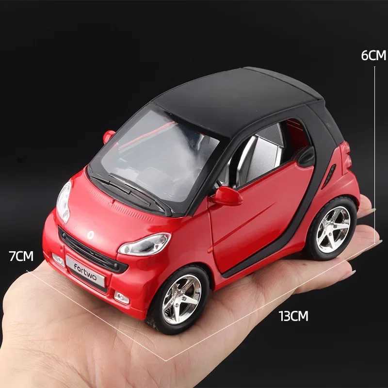 132 Benz SMART Cute Alloy Model Car Metal Diecast Car Simulation Sound And Light Pull Back Toy Car For kids Collection Gifts Y260319