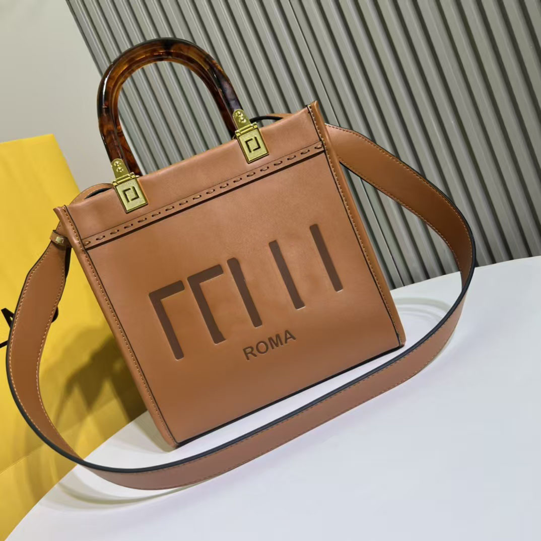 Classic shoulder bag tote bag large capacity women's handbag light luxury niche explosive three-dimensional French travel vacation storage bag