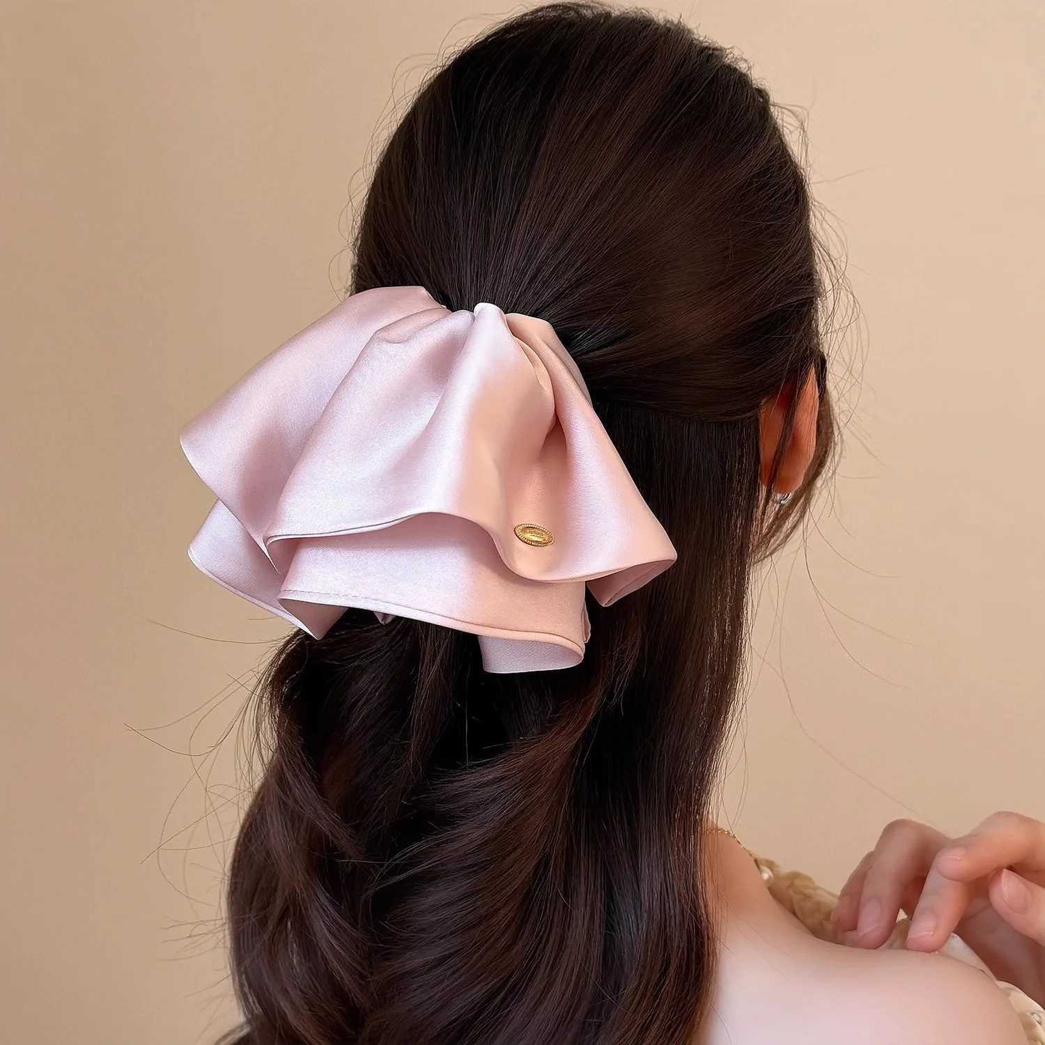 Satin Large Bow 4CM Hair Claw Clips Ponytail Holder Women Girls Hair Barrettes Clamps Hairpins Hair Accessories Fashion H260319