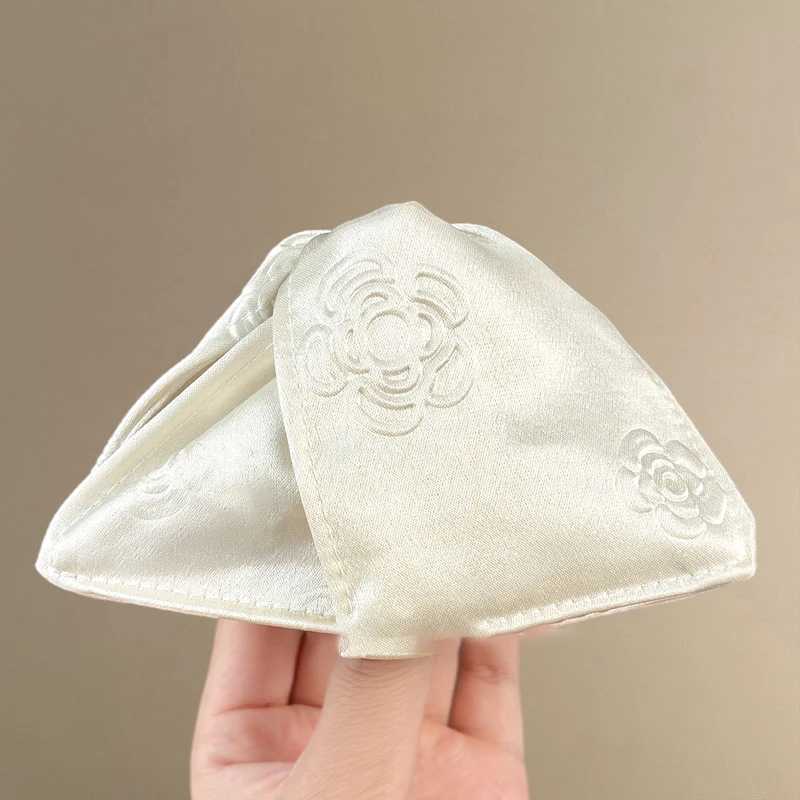 Retro Satin Triangle Hair Clip for Woman Elegant Rose Print Shark Clip Fashion Girls Back of The Head Hair Clamp H260319