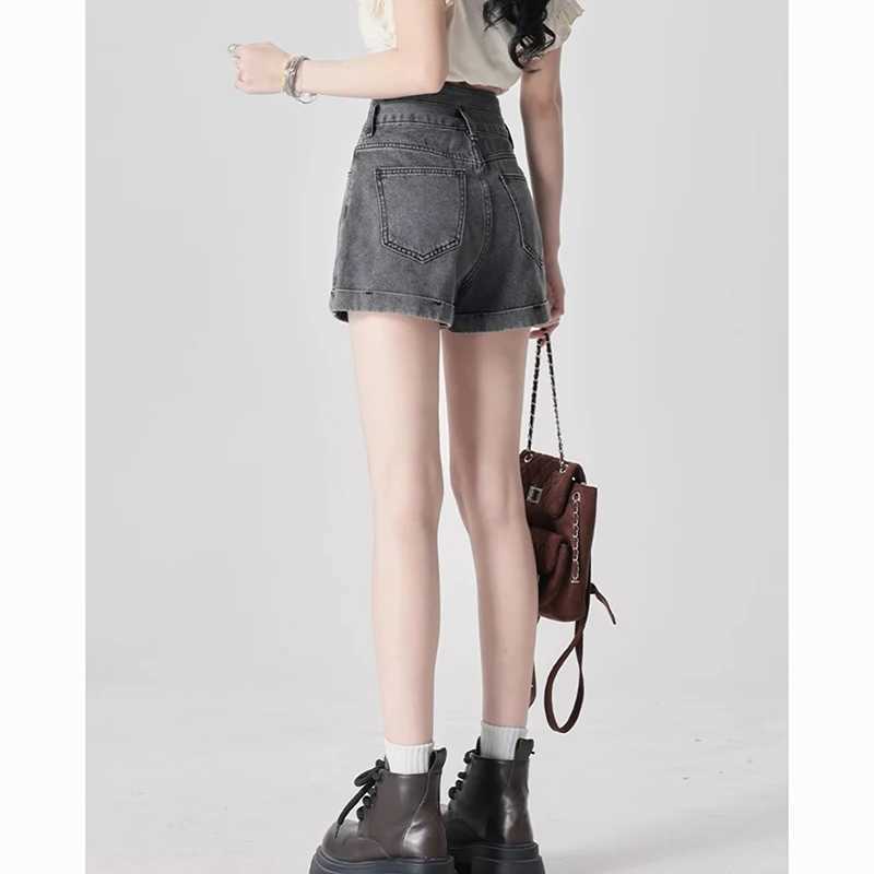 Summer Female Designer Casual High Waist Jeans Lady Thin A-Line Denim Shorts Girls Casual Fashion Baggy Short Pants M260319