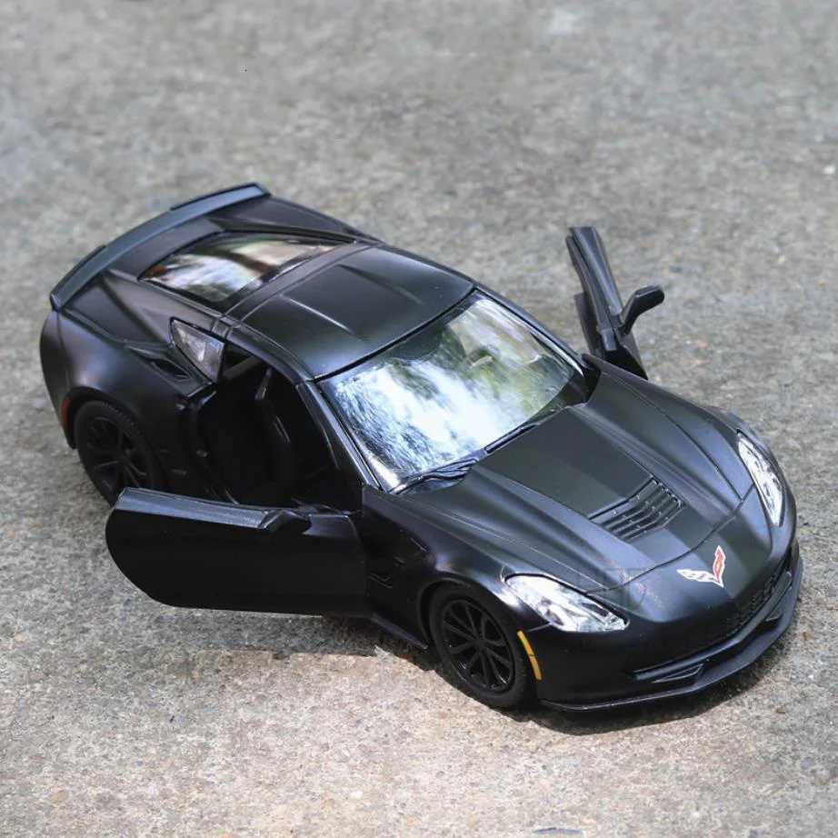 1/36 Scale Moeles Chevrolet Corvette C7 Alloy Diecast Car Model Toys For Boy Gifts Metal Car Models With Pull Back Vehicles Y260319