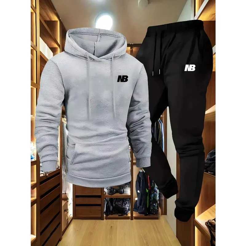 Mens autumn and winter fashion set casual and comfortable hooded sweatshirt and sweatpants M260320