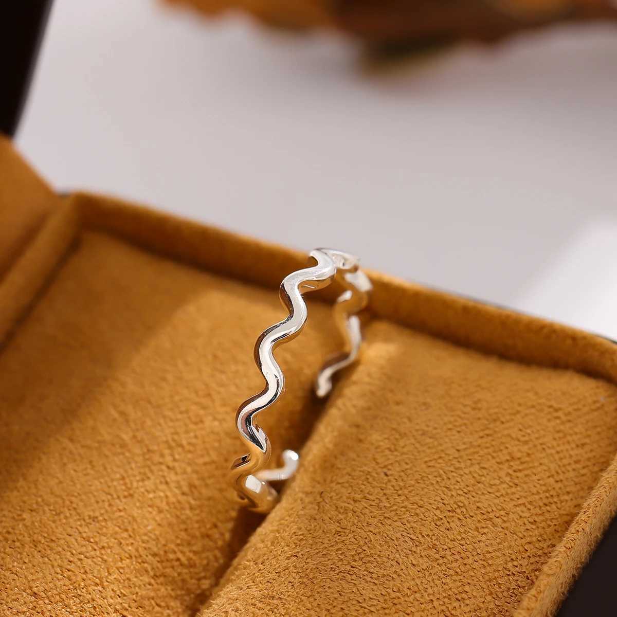 Fashion Twisted Line 925 Sterling Silver Smooth Wave Simple Opening Rings H260320 - view 4