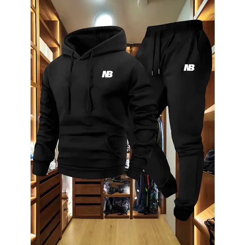 Mens autumn and winter fashion set casual and comfortable hooded sweatshirt and sweatpants M260320