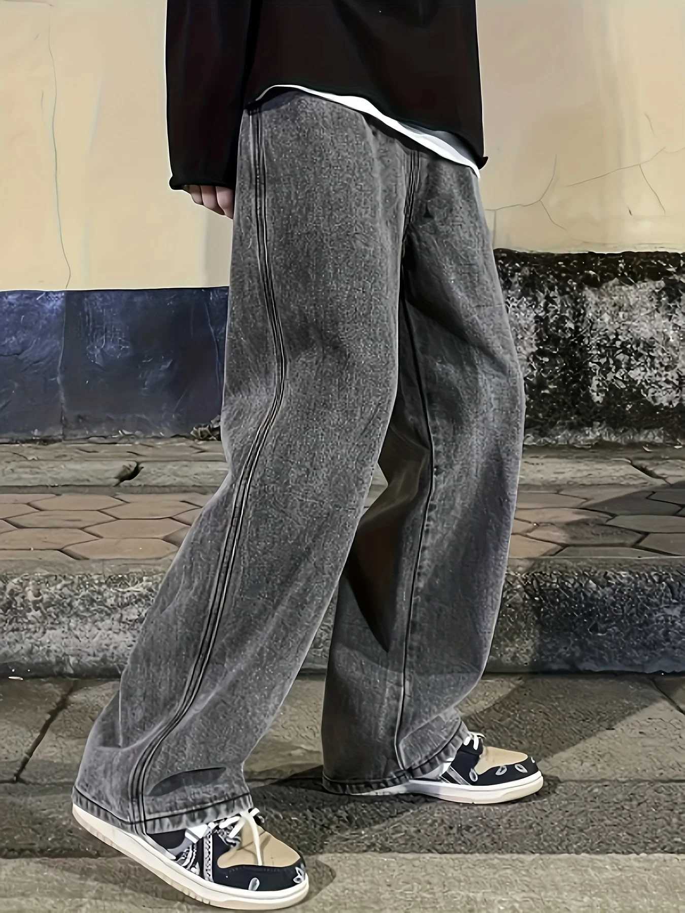 Loose gray mens jeans perfect for autumn-winter transitions with a natural warmth comfortable and non-constricting D260320