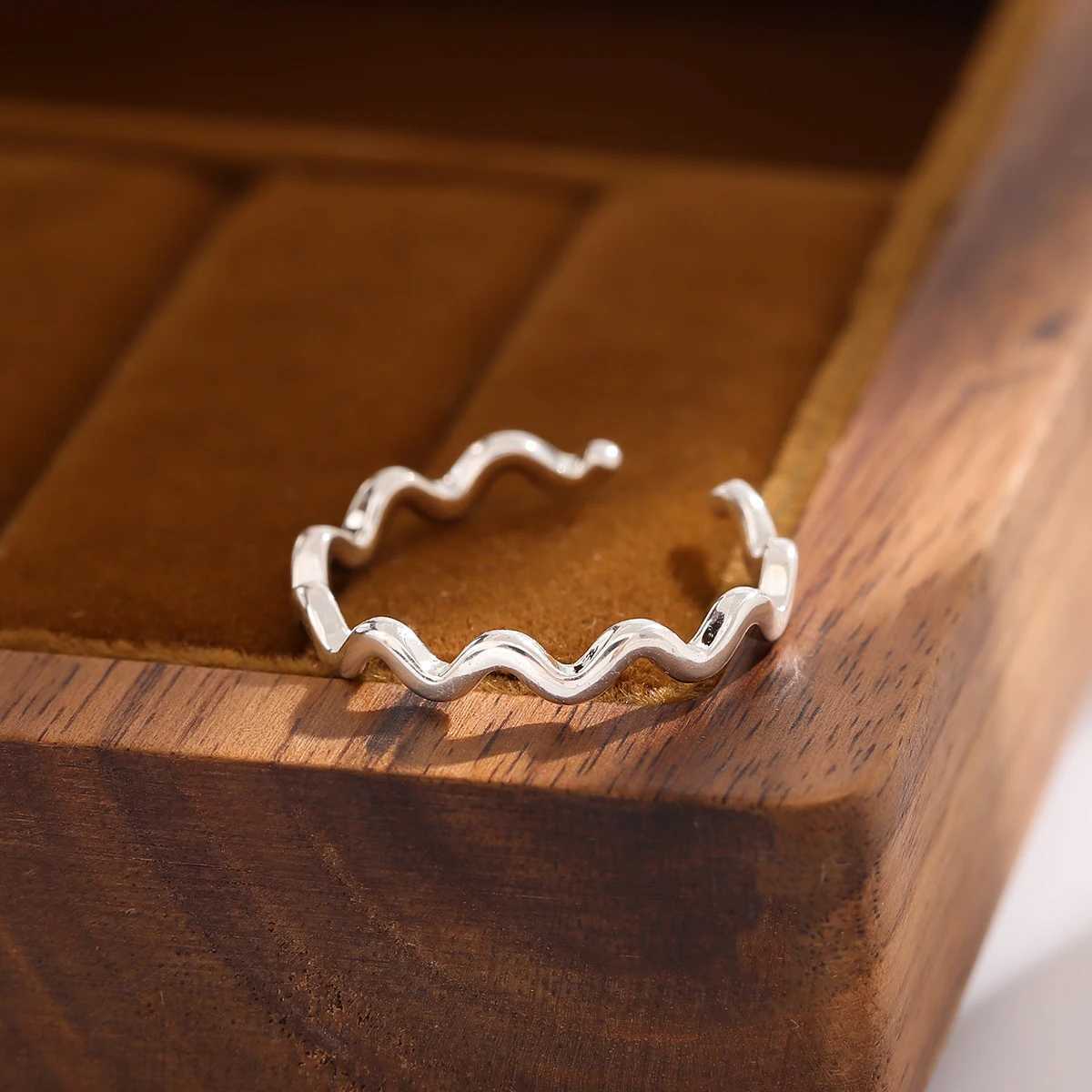 Fashion Twisted Line 925 Sterling Silver Smooth Wave Simple Opening Rings H260320 - view 6
