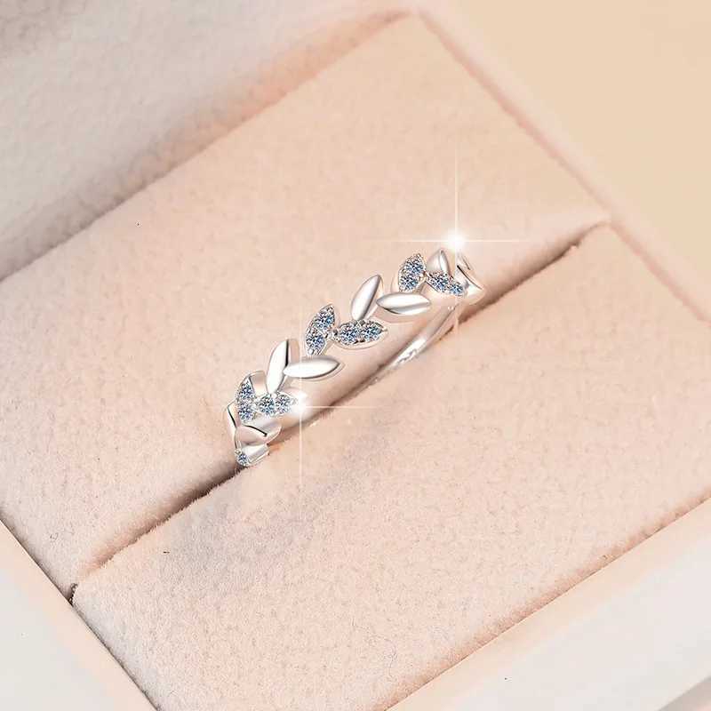Romantic Petal Ring Womens 01CT Moissanite PT950 Platinum - Minimalist petal style 01CT brilliance office versatile jewelry H260320 - view 3