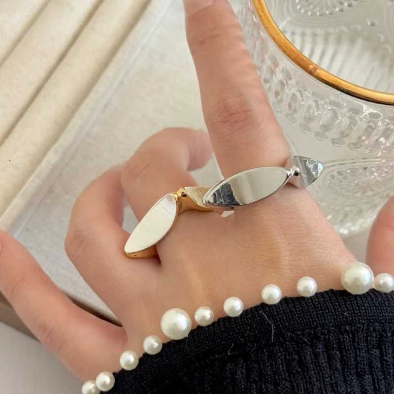 Retro Smooth Wide Ring Minimalist Luxury Textured Irregular Metal Rings Fashion Jewelry H260320 - view 3