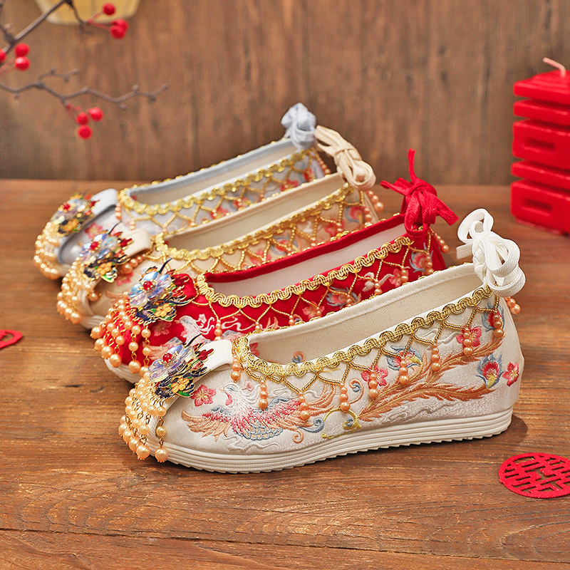 2026 Chinese Style Shoes Elegant Hanfu Shoes For Women, Summer Height Increasing Bride Wedding Embroidered Shoes Champagne Beige Chinese Style Xiuhe W