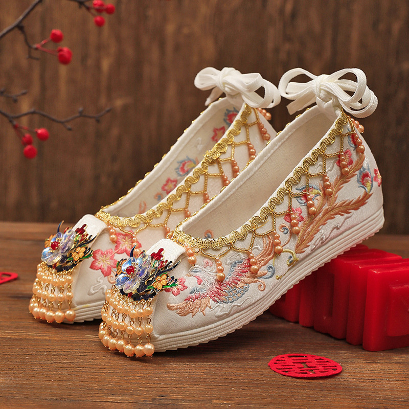 2026 Chinese Style Shoes Elegant Hanfu Shoes For Women, Summer Height Increasing Bride Wedding Embroidered Shoes Champagne Beige Chinese Style Xiuhe W