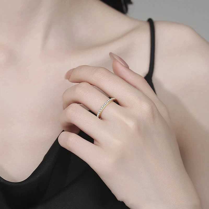 Hot Sell 18k Gold Rings with Curved Surfaces in the Diamond Rings of MoIssanite Womens Ring Accessories Wedding Jewelry H260320 - view 5