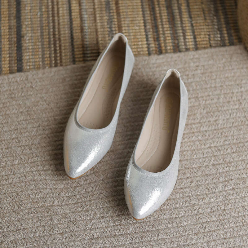 Free shipping Soft Sole Women's Breathable Lazy Flat Shoes Spring and Autumn Shallow Mouth Large luxury Size Suitable for Square Dancing