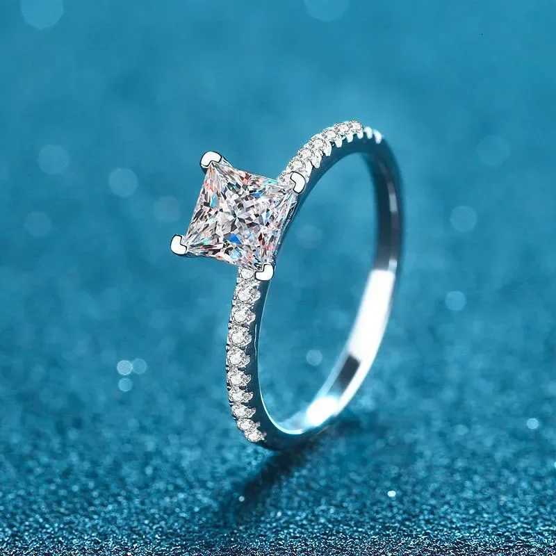 NeeTim 1ct 2ct Princess Moissanite Engagement Ring for Women D VVS1 Diamond Proposal Bridal Rings Sterling Silver Wedding Band H260320 - view 3