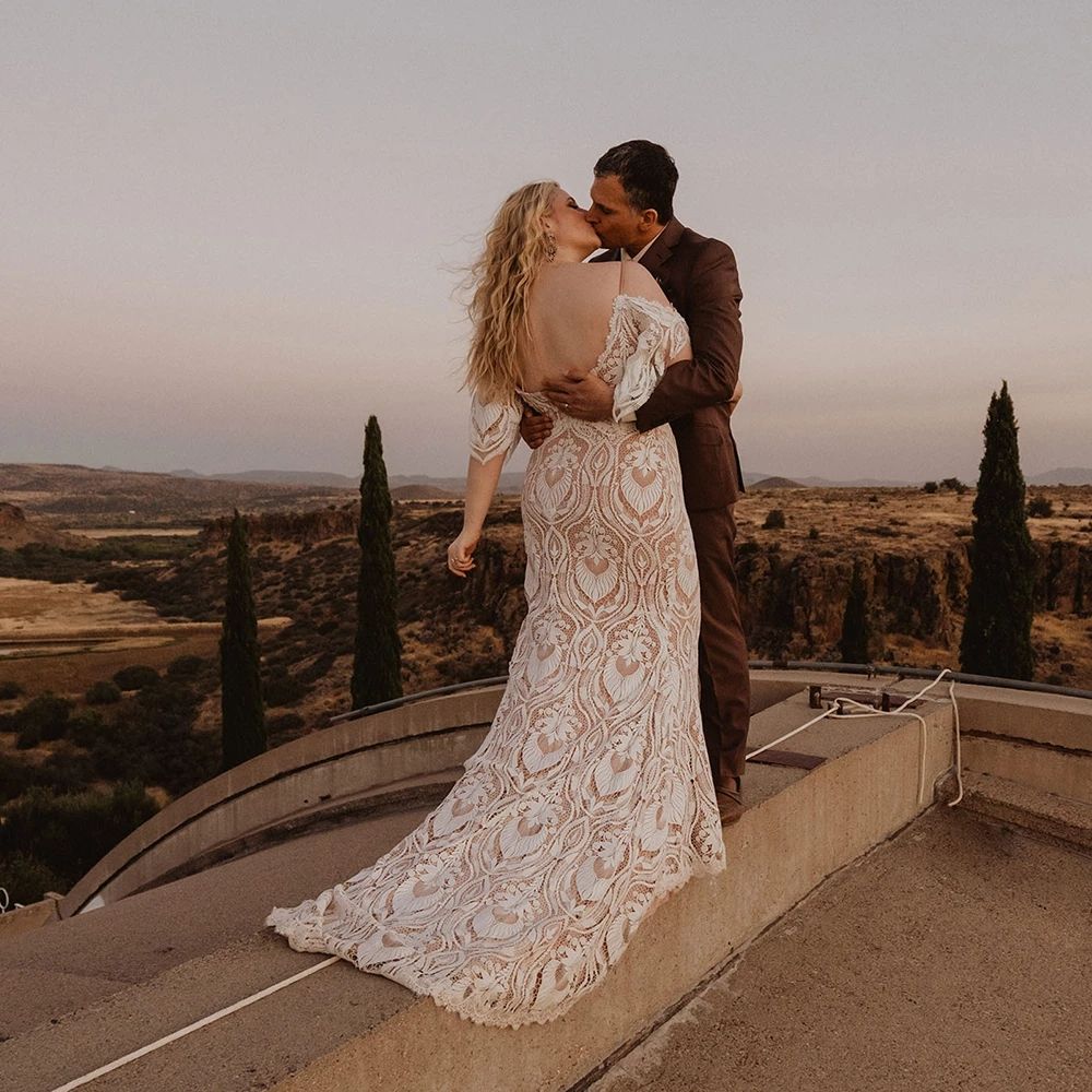 Flutter Sleeves Rustic Country Bohemian Wedding Dresses 2026 Nude Pink Lining Corchet Lace Beach Plus Size Boho Bridal Gowns