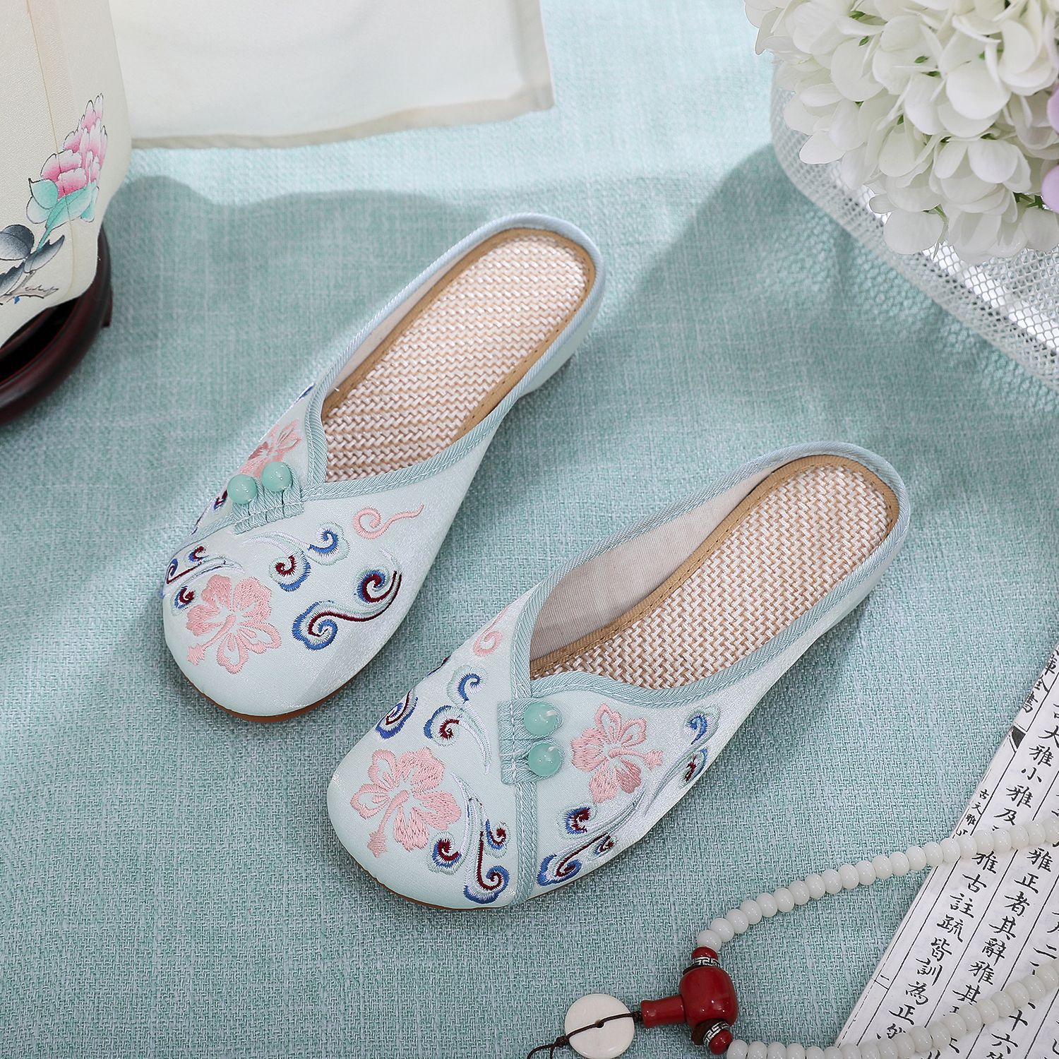 2026 Chinese Style Shoes Summer Style: New Summer Cloth Shoes For Women, Flat Soft Sole, Retro Embroidered Slipper With Buckle, Ancient Style Hanfu Sh