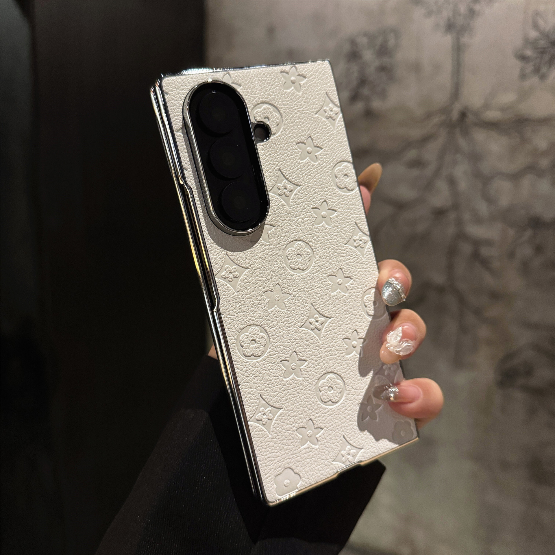 Phone Case Vintage Embossed Electroplated Anti Drop Protection Compatible With Samsung Z Fold 7 W26 Flip