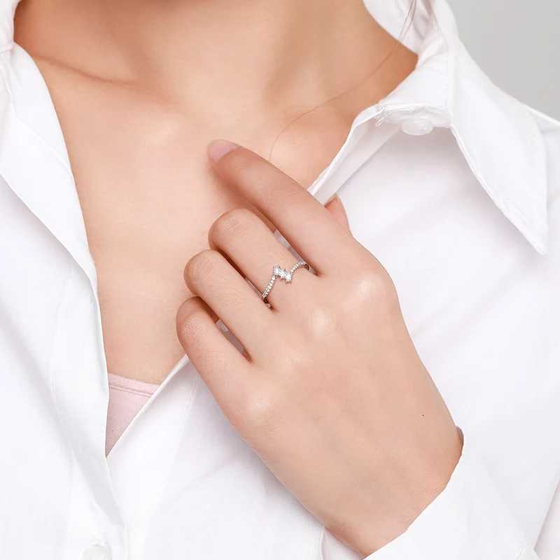 Ailmay Top Quality Real 925 Sterling Silver Trapezoidal Clear CZ Charm Rings For Women Girls Anti-allergy Fine Jewelry Gifts H260320 - view 3