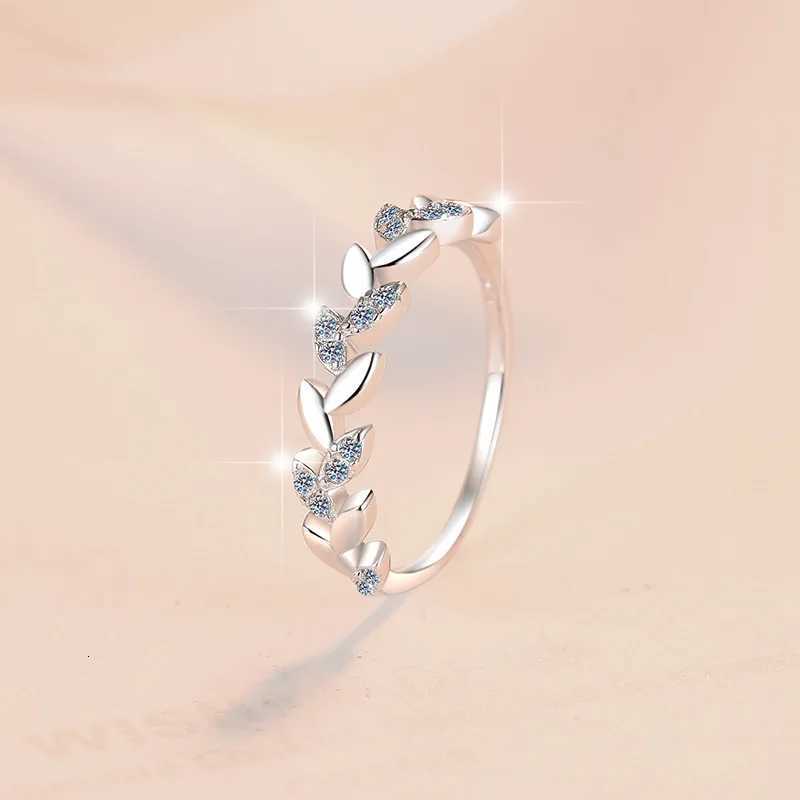 Romantic Petal Ring Womens 01CT Moissanite PT950 Platinum - Minimalist petal style 01CT brilliance office versatile jewelry H260320 - view 4