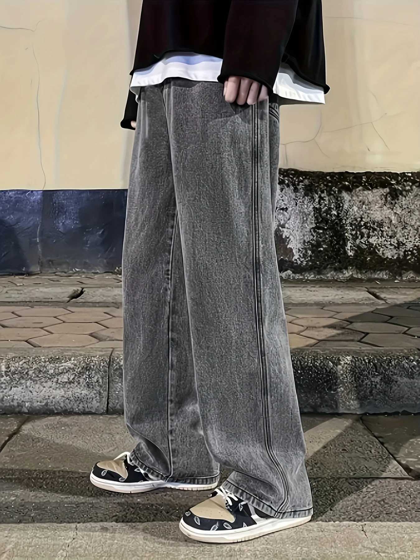 Loose gray mens jeans perfect for autumn-winter transitions with a natural warmth comfortable and non-constricting D260320