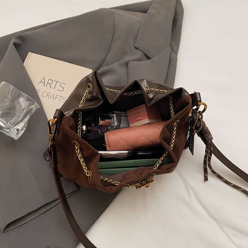 New vintage matte small bag for women, fashionable and versatile crossbody bucket bag, soft