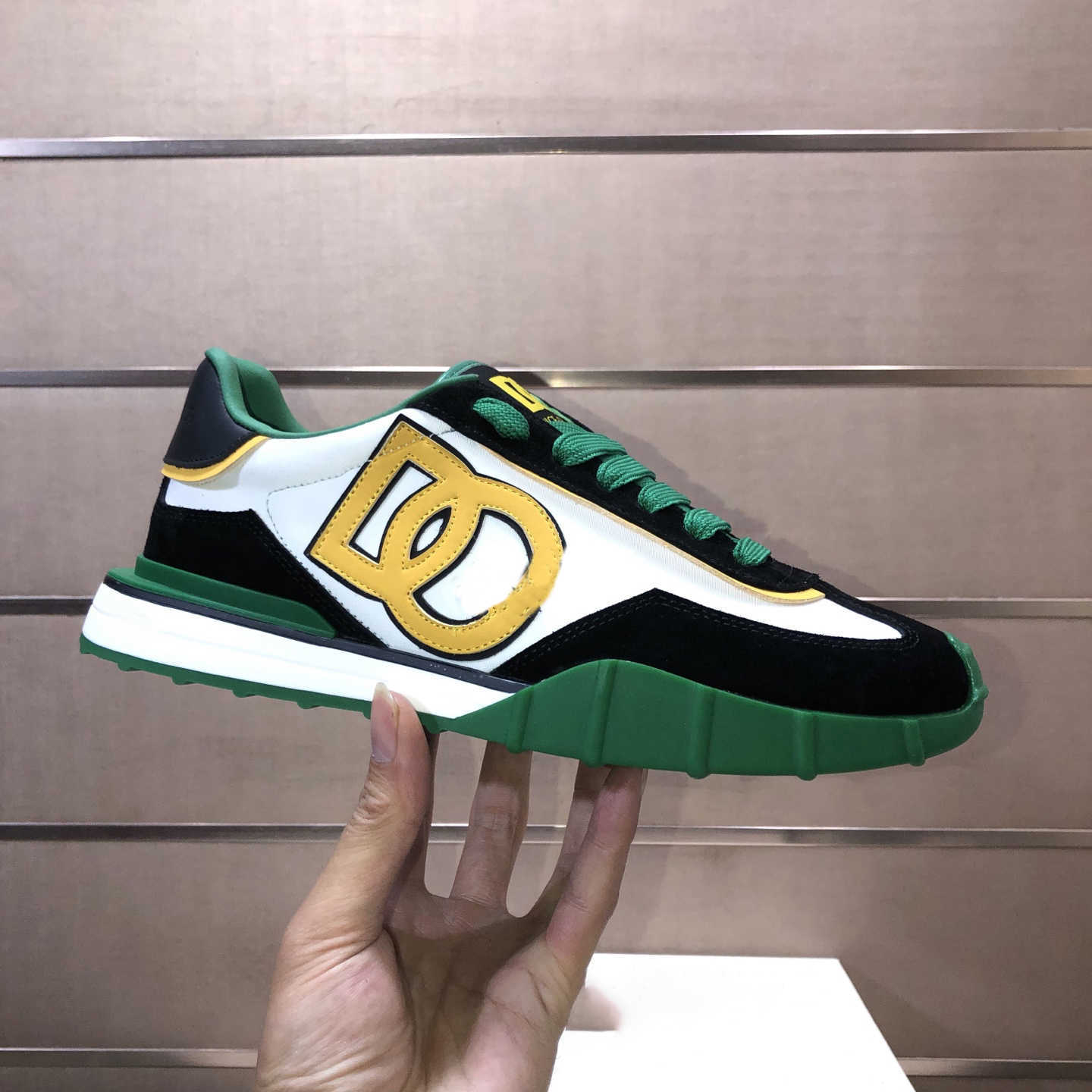 Casual Shoes new sneakers designer designer women and men sneakers comfortable nonslip sole top cowhide