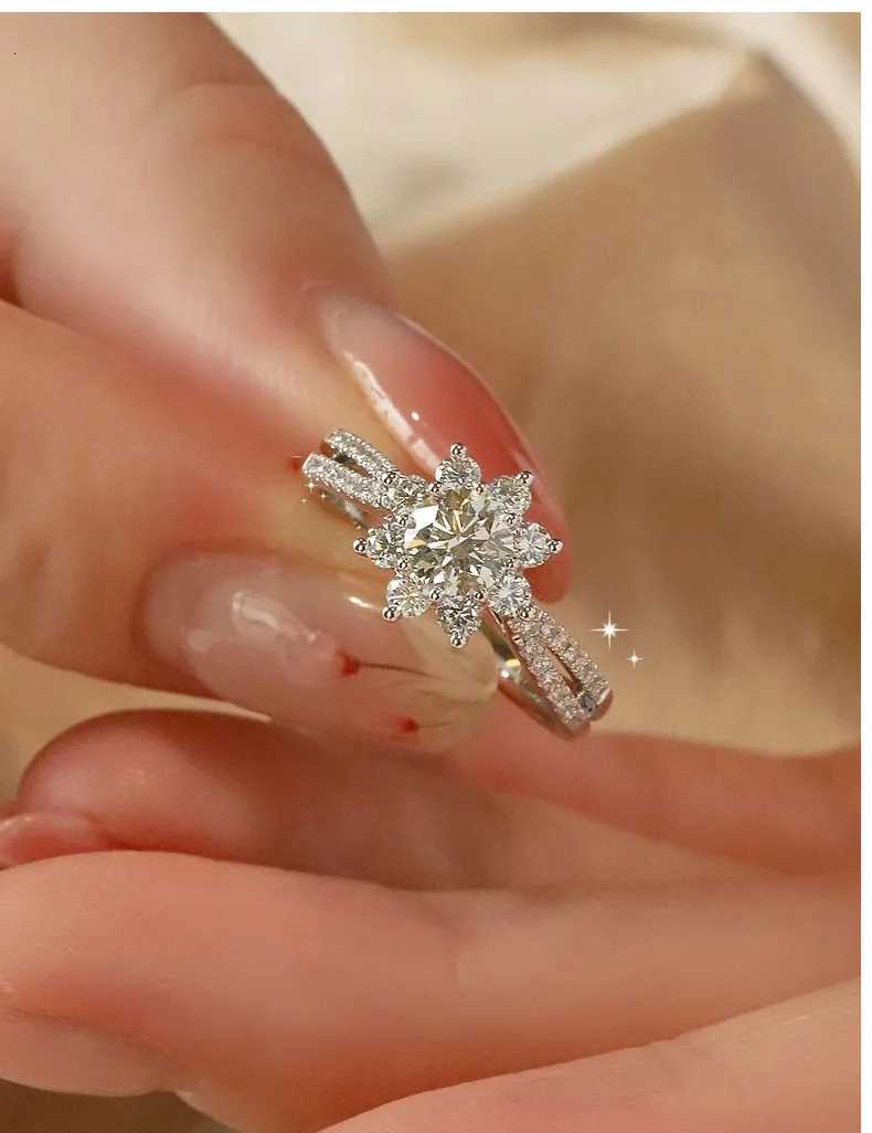 Womens Sunflower Ring PT950 Platinum 05CT Moissanite Light Warmth Symbol Eternal Love Vitality Daily Gift H260320 - view 7