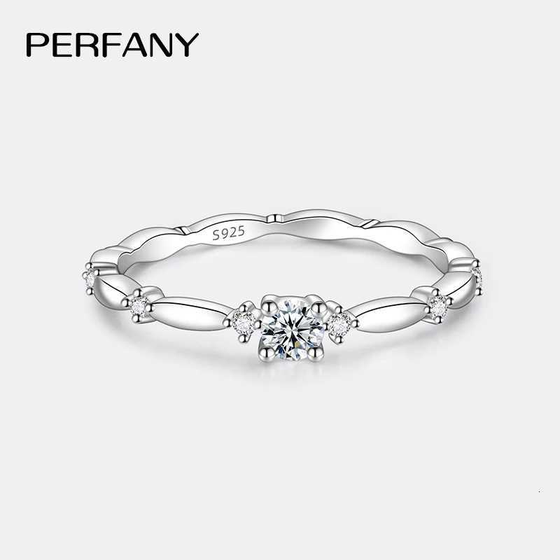 PERFANY 01CT Claw Moissanite Ring for Women S925 Pure Silver Stackable Simulation Diamond Engagement Exquisite Jewelry H260320 - view 5