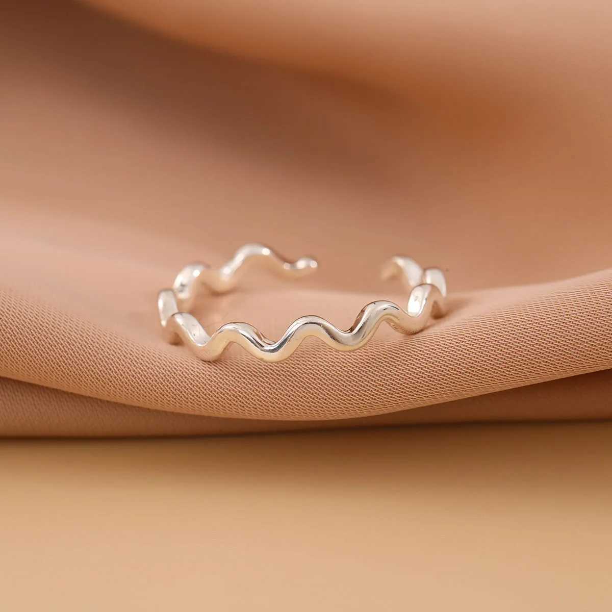 Fashion Twisted Line 925 Sterling Silver Smooth Wave Simple Opening Rings H260320 - view 7