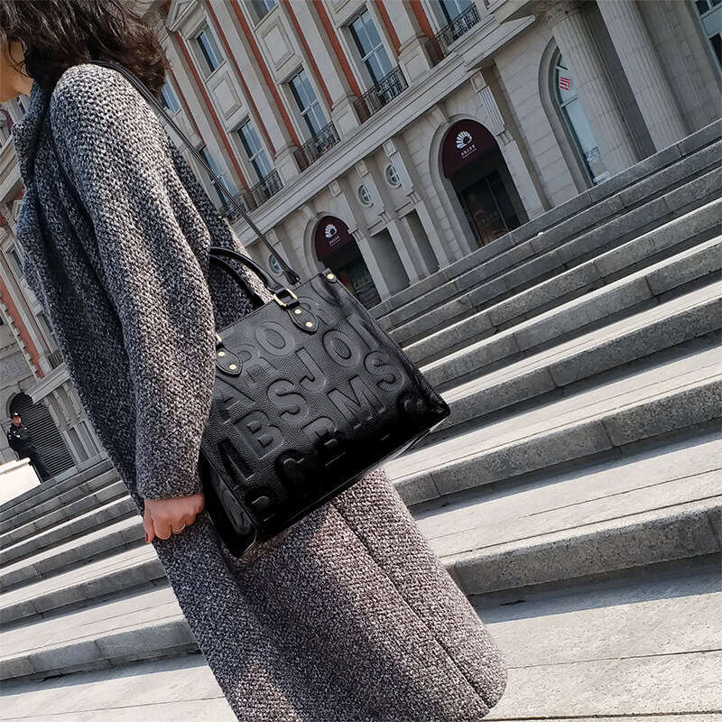 2026 New Light Luxury Leather Women Handbag, Niche Design Embossed Letters Hobo Tote Shoulder Bag, Large Capacity Ladies Crossbody Purse SENYY