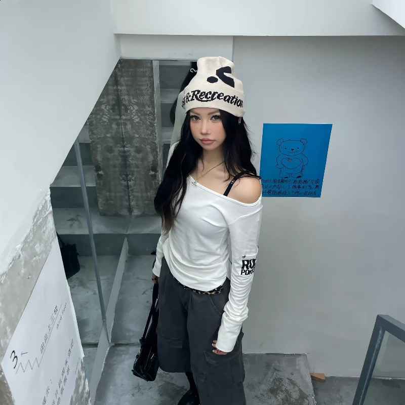 American Retro Print Tshirt Women Long Sleeve Button Graphic Slash Neck Tops Y2K Tops 2000s Japanese Grunge Tops Egirls Autumn 260320 - view 4