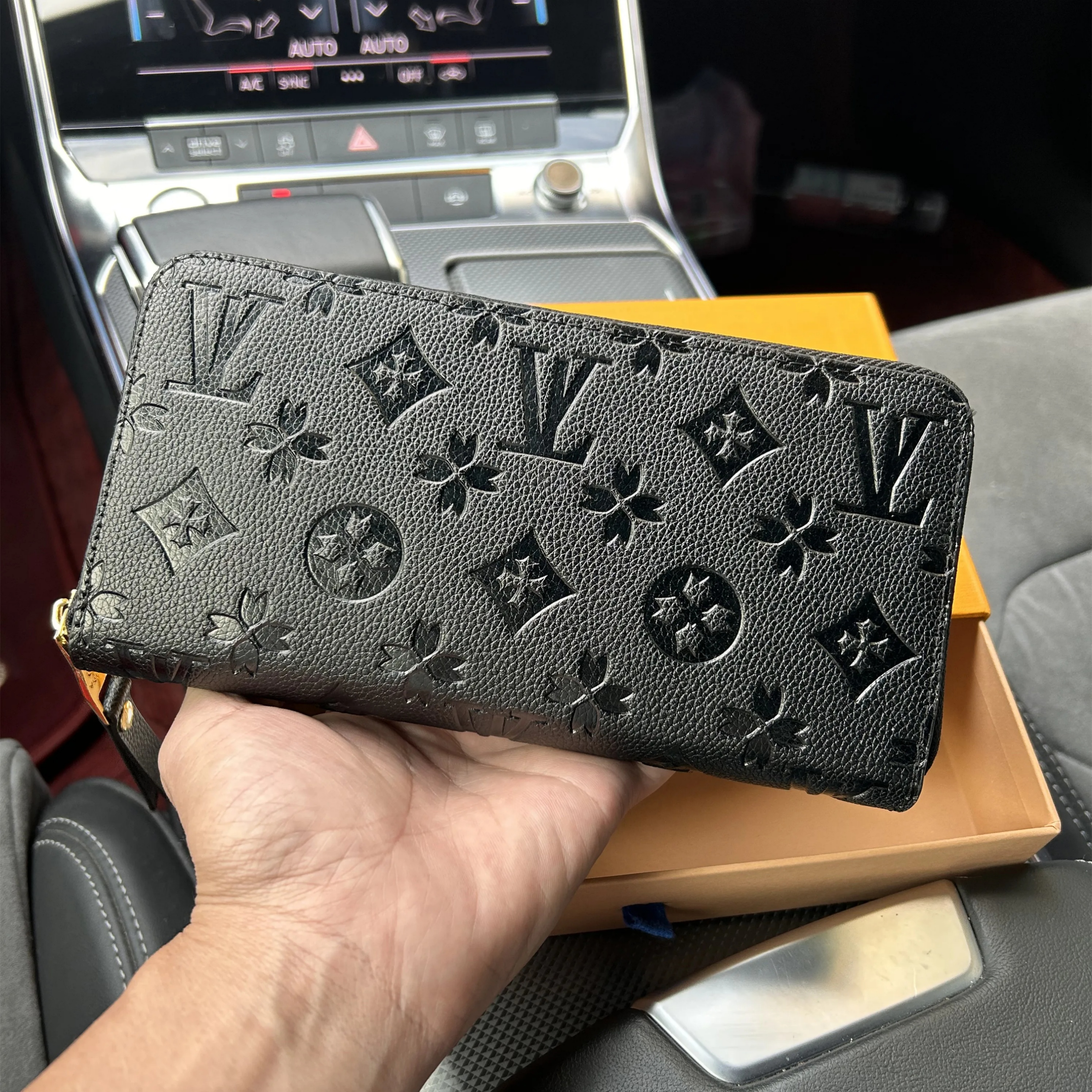 Luxury Designer Wallets Luxury Women Long Purses Long Zipper Wallet Embossed Flower Letters Credit Card Holder Plaid Money Clutch Bag 8 Credit Card Slots