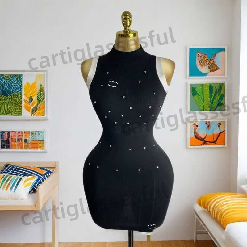 2025 Designer French Style Knitted Hollow Tank Top Dress for Women in Summer Beautiful Slimming and Slimming Spicy Girl A-line Short Skirt S----XXL
