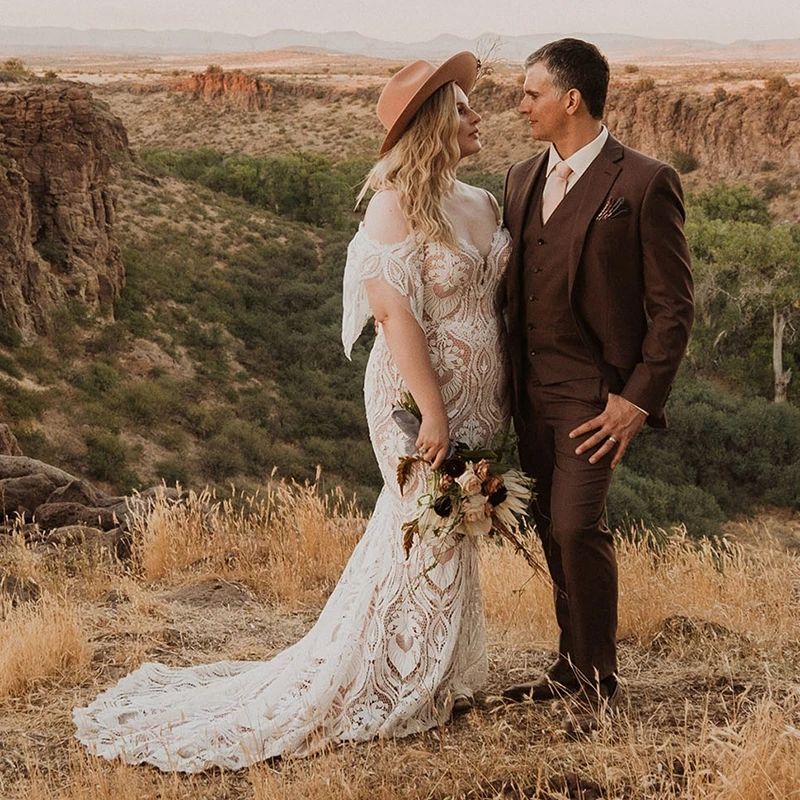 Flutter Sleeves Rustic Country Bohemian Wedding Dresses 2026 Nude Pink Lining Corchet Lace Beach Plus Size Boho Bridal Gowns