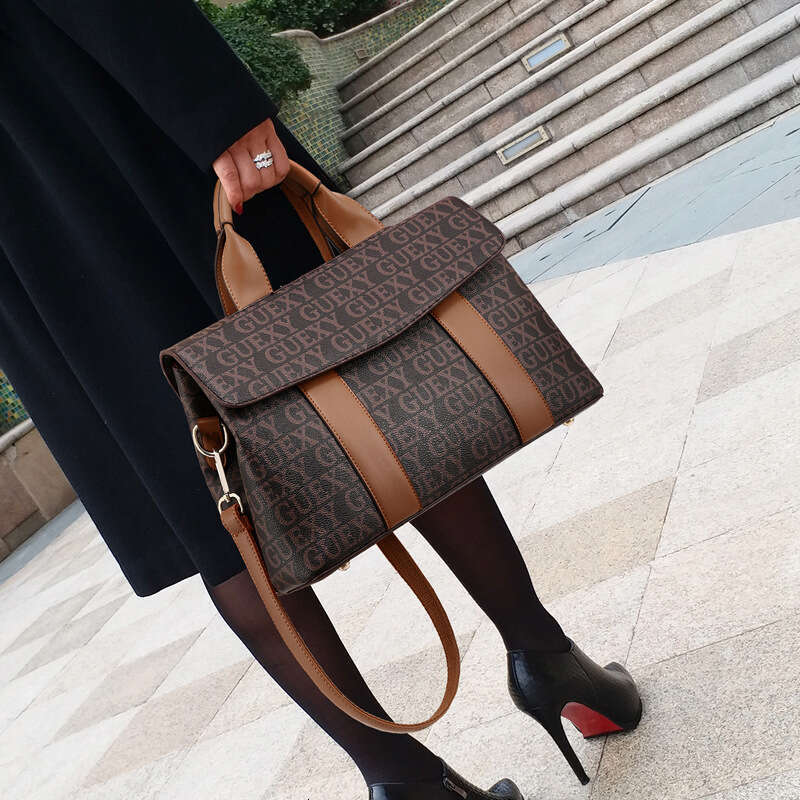 2026 New Textured Luxury Hobo Tote Bag for Women, Vintage Pattern Boston Pillow Handbag, Large Capacity Shoulder & Crossbody Bag, Fashion Ladies Purse